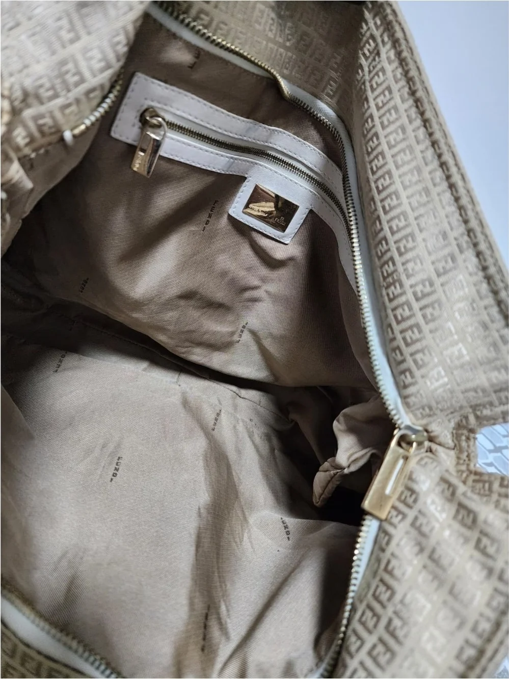 FENDI Vintage Zucca Canvas Shoulder Bag Beige/Cream